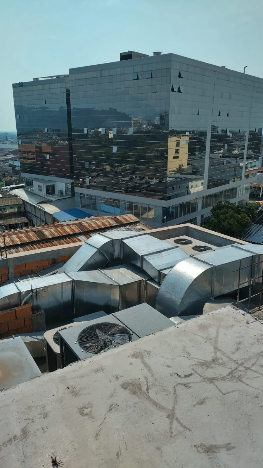 Sede Comercial Sanitas Barzal